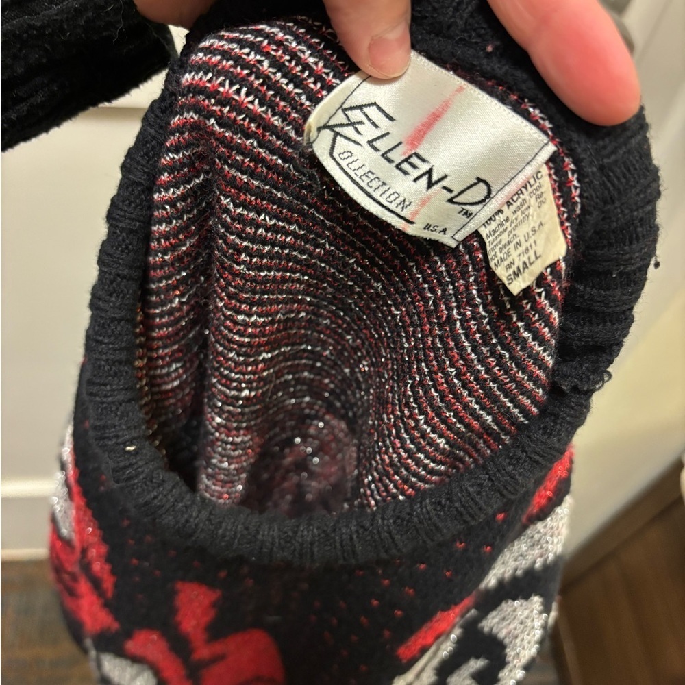 Ellen-D Kollection Vintage Abstract Pattern Sweater - Picture 9 of 9
